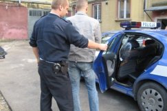 Krwawa burda z kuflem  w ręku