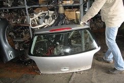 Policja przejęła części samochodowe