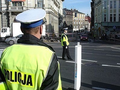 Policja prosi o cierpliwość