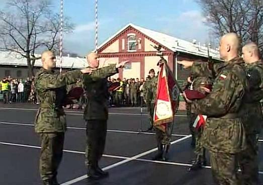 Matki, żony i koledzy w koszarach