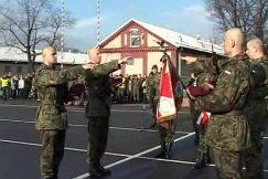 Matki, żony i koledzy w koszarach