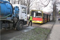 Zderzenie autobusu z ciężarówką
