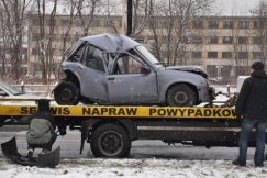Ciężarówka zmiażdżyła corsę
