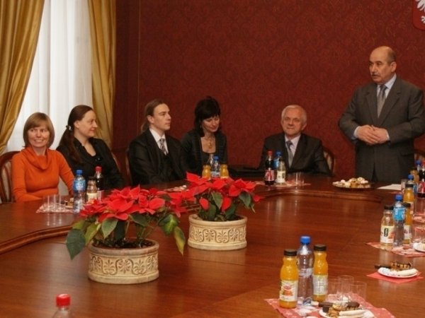 Prezydent nagradza uczniów