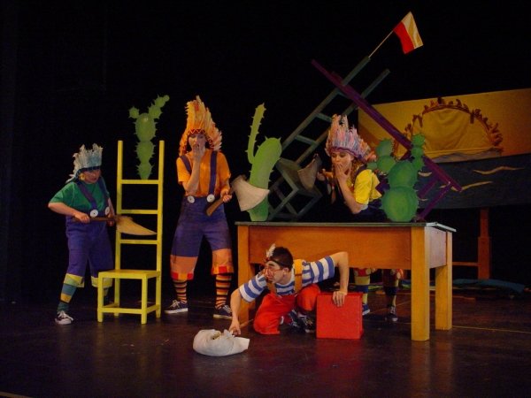 Publiczność wraca do teatrów
