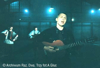 "Wywiad z zespołem raz dwa trzy - Lipa 2002 (EON)"