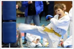 Charytatywny Turniej KARATE w Bielsku-Białej. Karatecy uzbierali 4250 złotych na leczenie Michała.