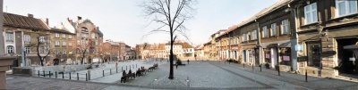 Rynek ożył, kamienice straszą