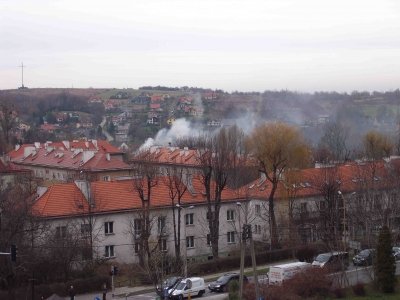 Czarne dymy nad miastem