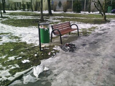 Miasto tonie w śmieciach i... kupach