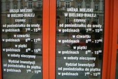 Ściśle jawne przez poufne