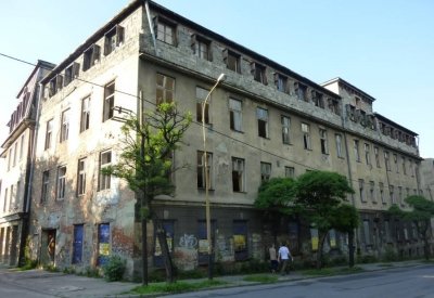 Stoją i straszą