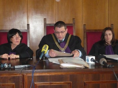 Pozostanie w areszcie