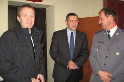 Minister zaszczycił policjantów