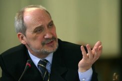 Poseł Macierewicz zaprasza bielszczan