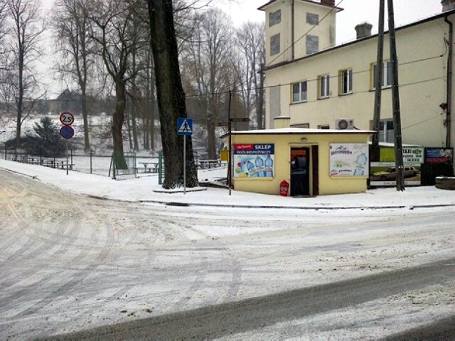 Napad na sklep - policja szuka sprawców
