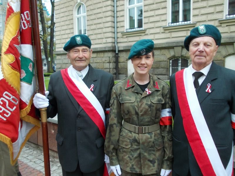 Patriotycznie przed ratuszem
