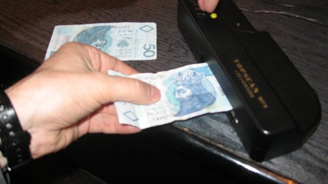 Uwaga na fałszywe pieniądze!