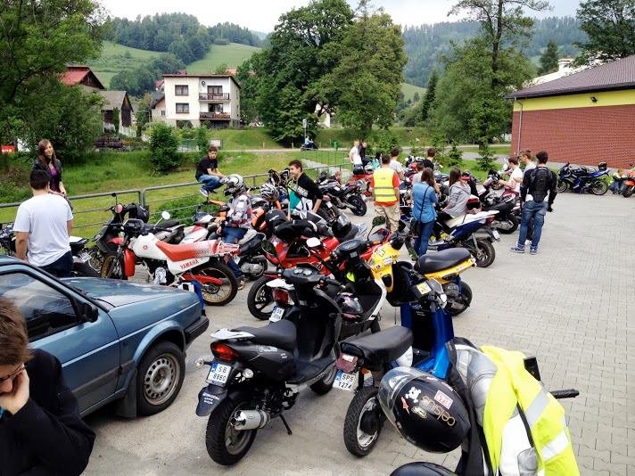 W samo południe na dwóch kółkach