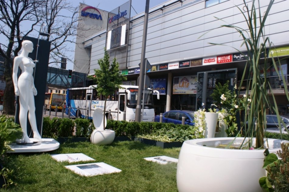 Nowy ogród w centrum miasta