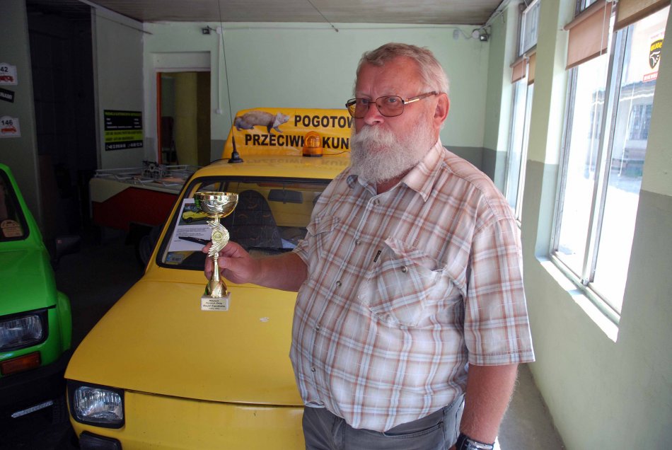 Fiacik z pucharem