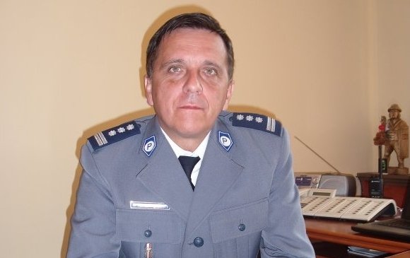 Policjanci w krótkich spodenkach