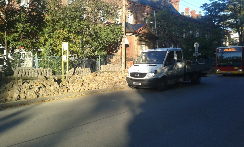 Niebezpieczne wykopy w centrum
