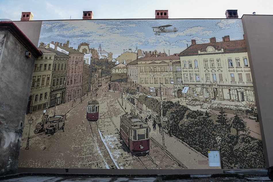 Tramwaj na placu Żwirki i Wigury