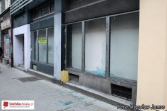 Zdemolowali witrynę byłego kina