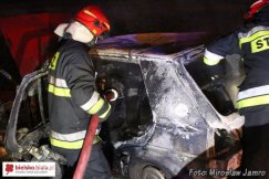 Dla draki podpalił dwa samochody