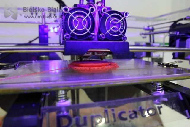 Plastikowe duplikaty w przestrzeni 3D