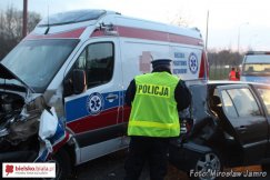 Kolizja z udziałem karetki pogotowia - foto