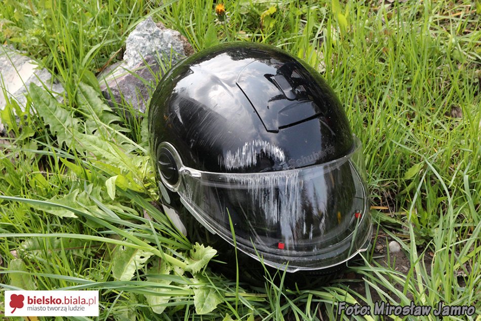 Zderzenie osobówki z motocyklistą - foto