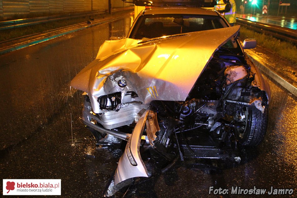 Rozbił auto na latarni - foto