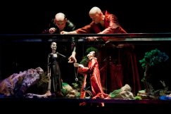 Teatr magiczny i zaskakujący