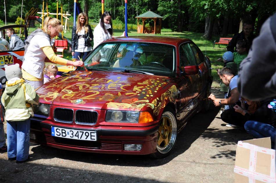 Jak co roku, pomalują BMW