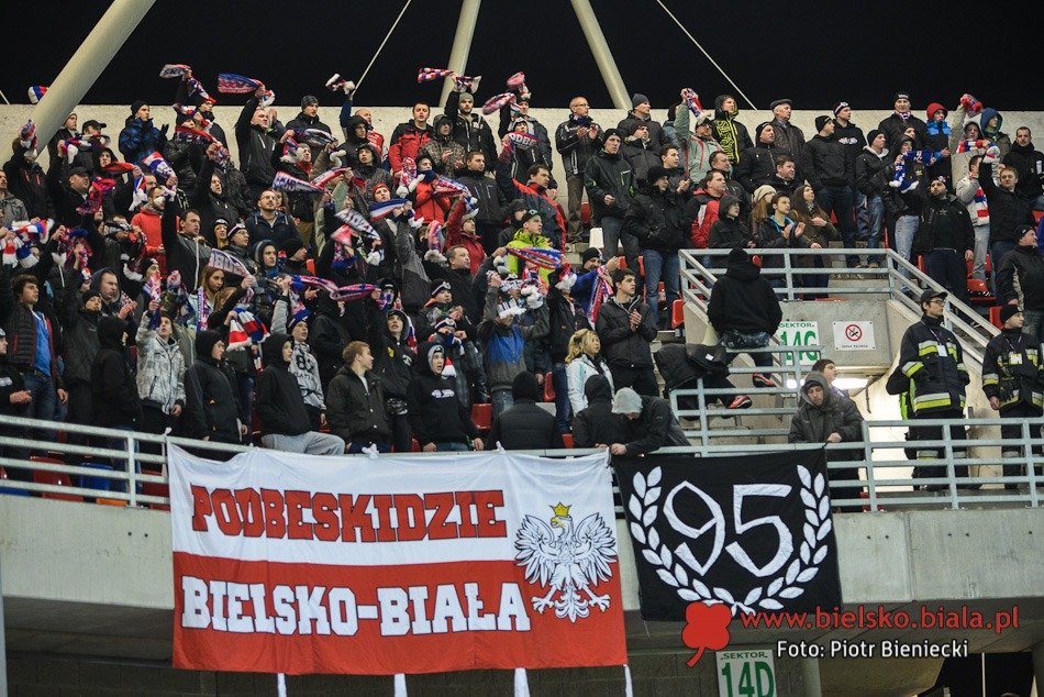 Budowa stadionu - nadrabianie opóźnień