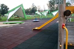 Na basenie poparzysz? stopy!