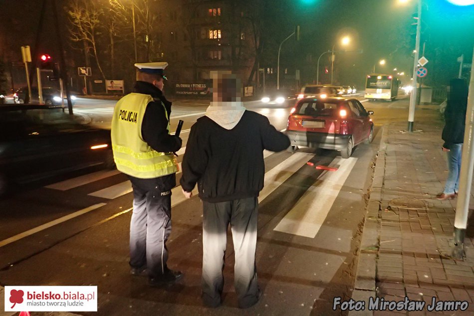 Śpieszył się na cmentarz? - foto