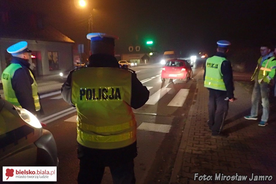 Potrącenie pijanego pieszego na pasach - foto
