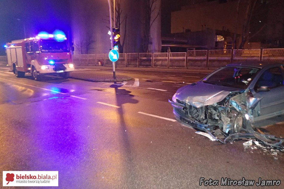 Zderzenie osobówki z taksówką - foto
