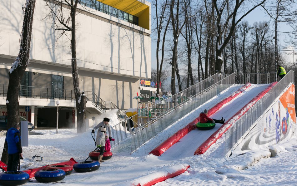 Rozgrzewka na zjeżdżalni - foto