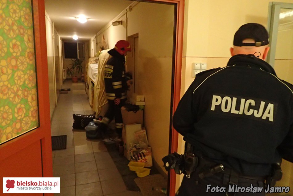 Zadymił mieszkania, interweniowali ratownicy - foto