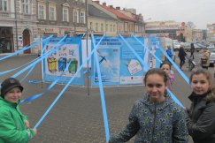 Instalacja przestrzenna na placu Chrobrego