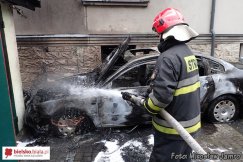 Auto spłonęło doszczętnie - foto