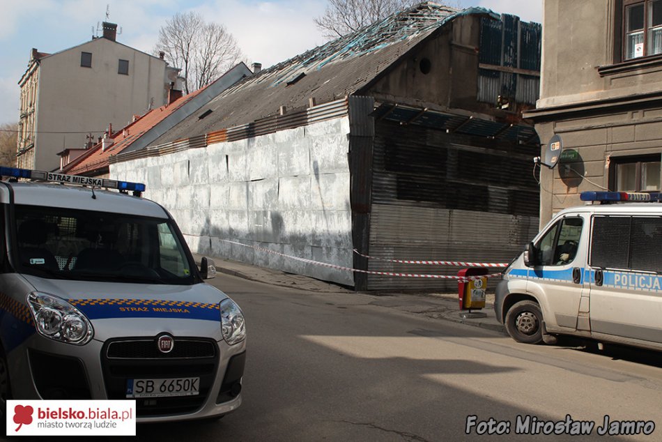 Dwa patrole zabezpieczały ruderę - foto