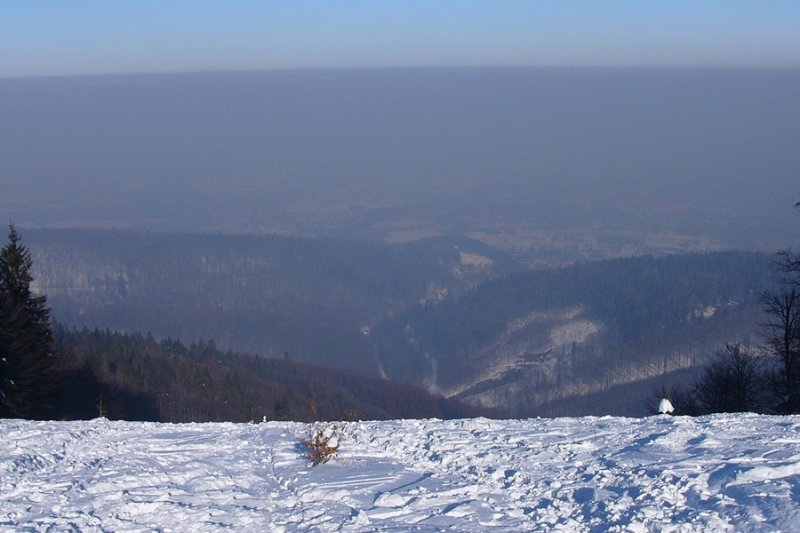 Smog wisi nad miastem