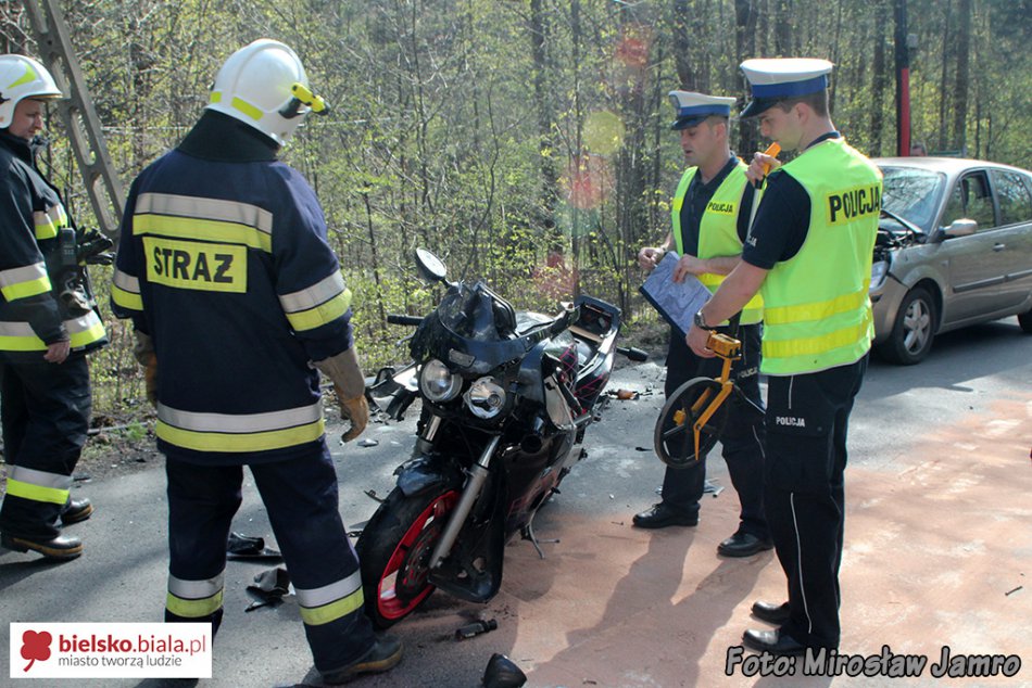 Zderzenie motocyklisty z osobówką - foto