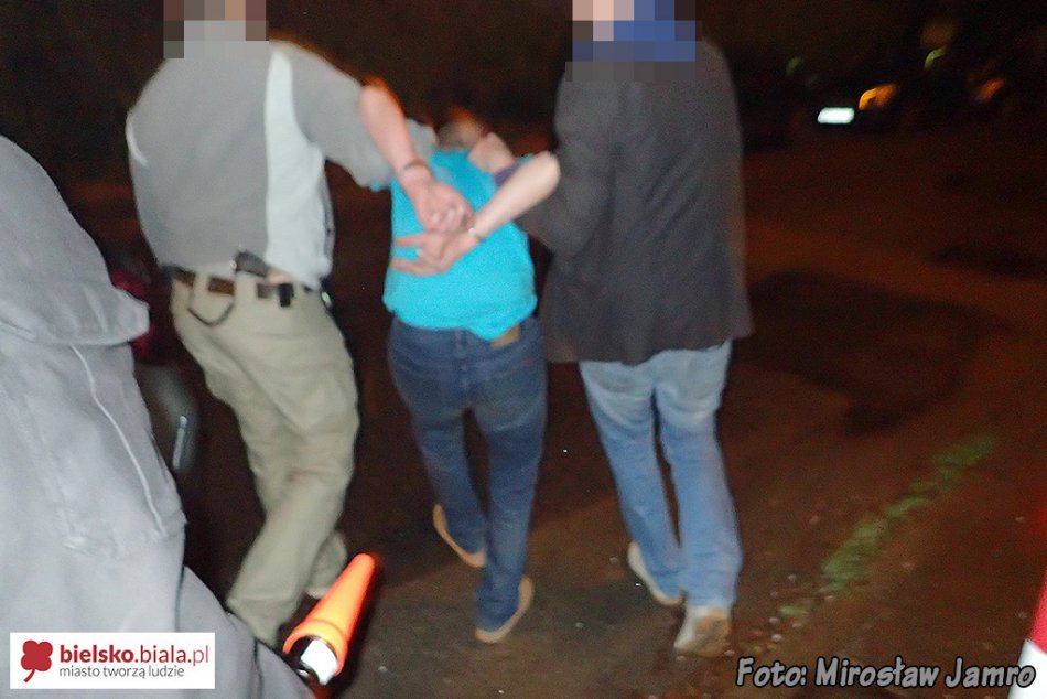 Młody mężczyzna pchnięty nożem - foto