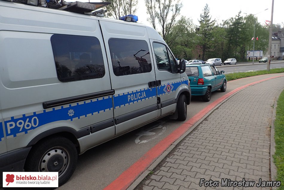 Jechał z podrobionym dowodem - foto